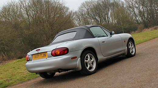 Mazda MX5 mk2 (C) Motoring Research