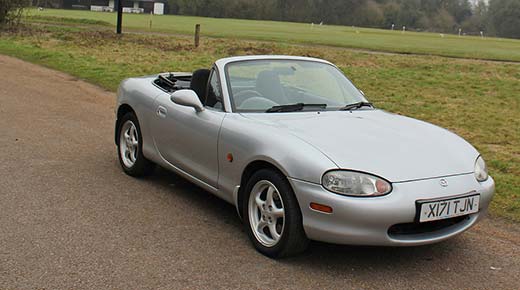 Mazda MX5 mk2 (C) Motoring Research