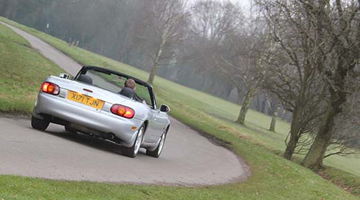 Mazda MX5 mk2 (C) Motoring Research