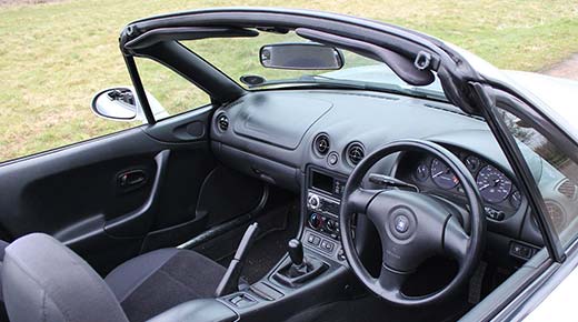 Mazda MX5 mk2 (C) Motoring Research