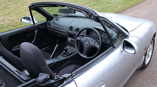 Mazda MX5 mk2 interior - (C) Motoring Research