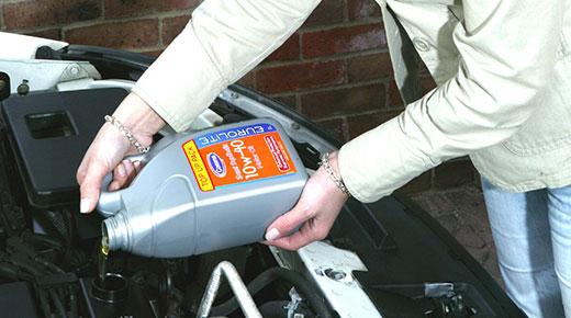 Engine oil top up