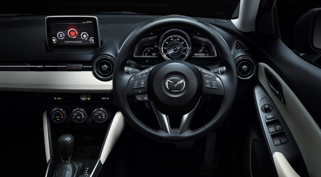 mazda2-dashboard