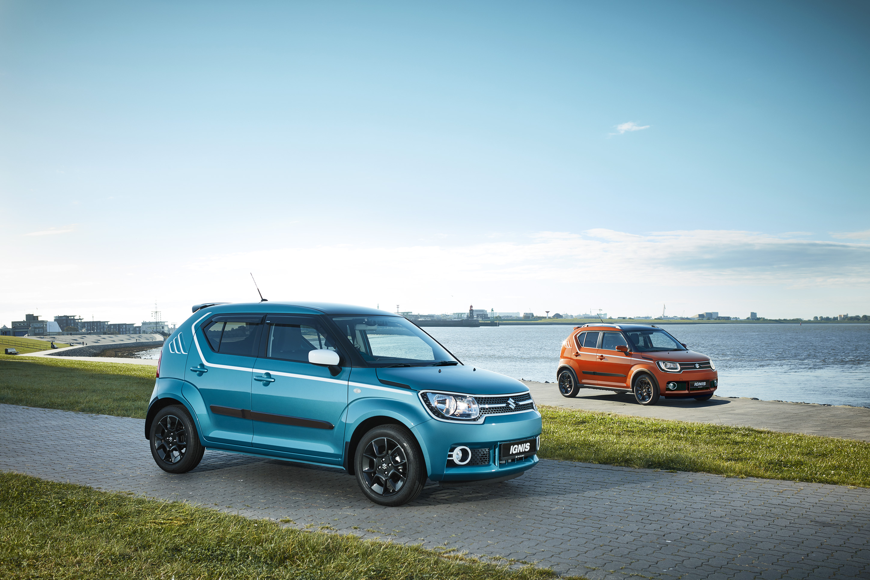 Suzuki ignis dual orange and blue